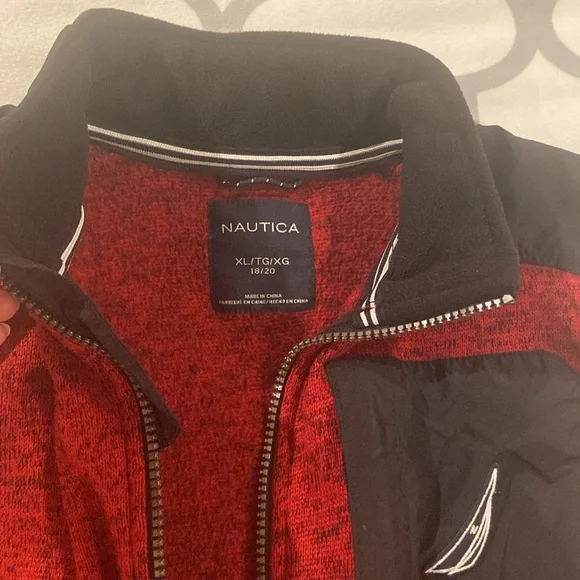 Vest - Picture 3 of 4